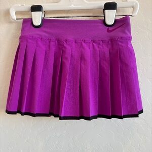 Nike Tennis Dri-FIT pleated skirt ,Girls Size Medium, purple